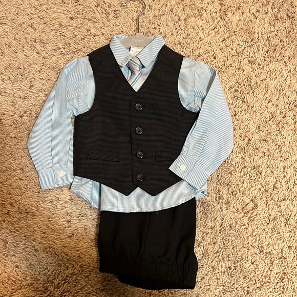 BRAND NEW Van Heusen Baby Boy 18M Dress set w/suit & vest!! - Picture 4 of 9